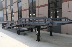 青島地區(qū)登車橋設(shè)備應(yīng)用全解析：選型、優(yōu)勢(shì)與常見問題